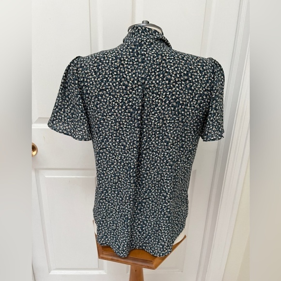 Reitmans short sleeve lightweight ladies blouse with Vneck and ties size small - Picture 4 of 5